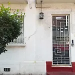 Excellent Location Wide House 5 Bedroom Roma Sur