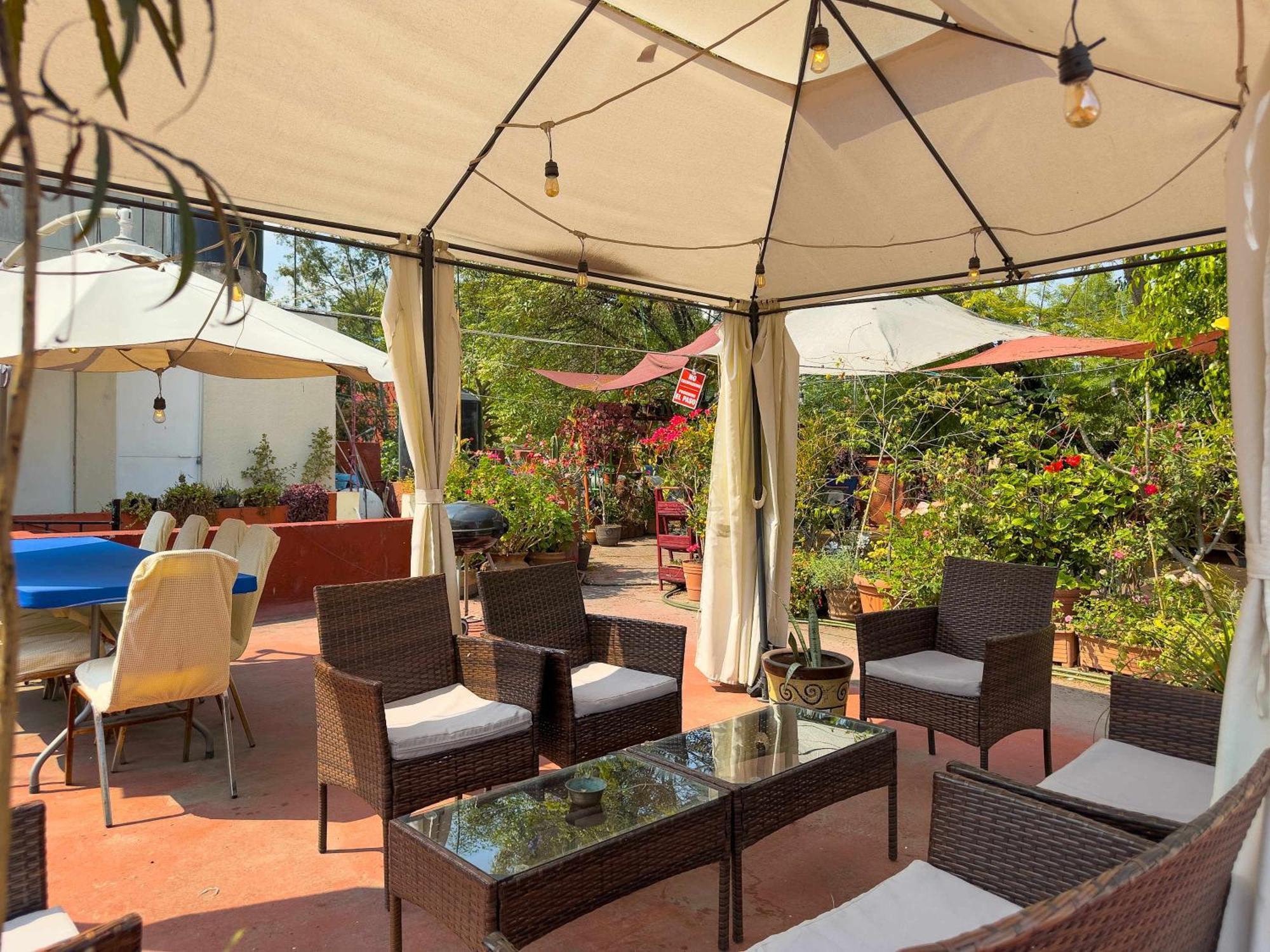 Excellent Location Wide House 5 Bedroom Roma Sur Vakantiehuis