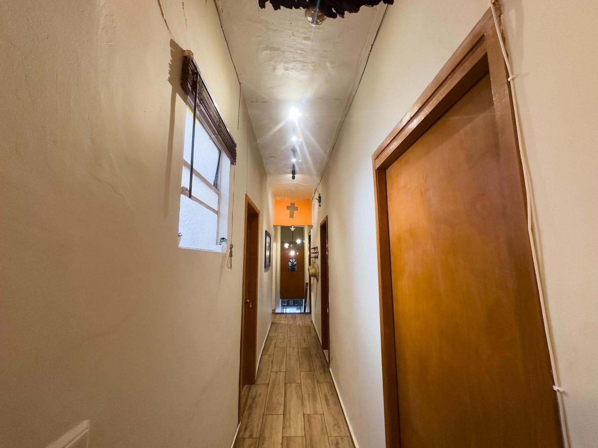 Excellent Location Wide House 5 Bedroom Roma Sur