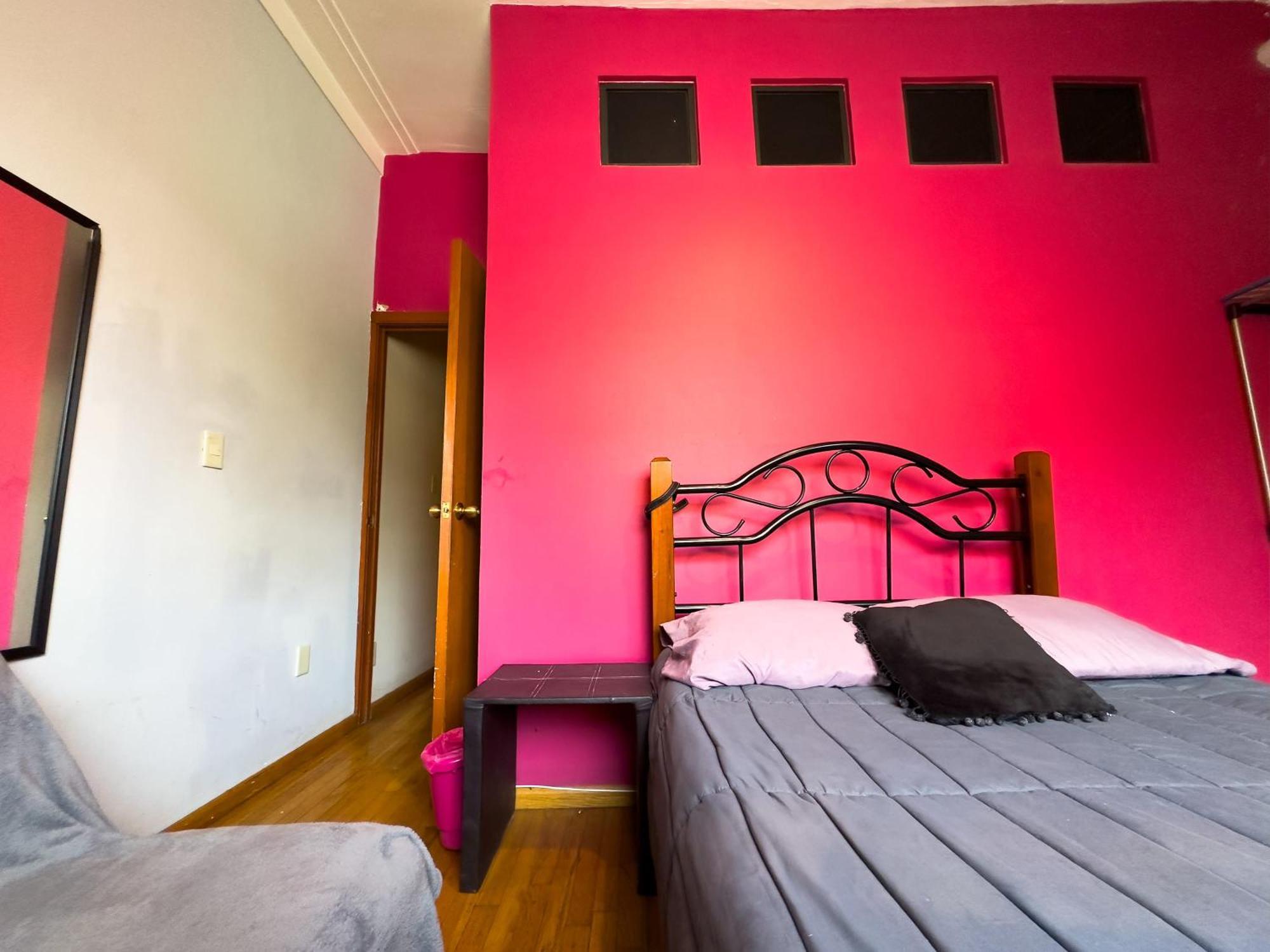 Excellent Location Wide House 5 Bedroom Roma Sur Vakantiehuis